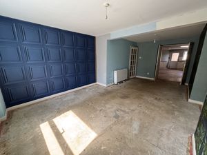 Sitting Room- click for photo gallery
